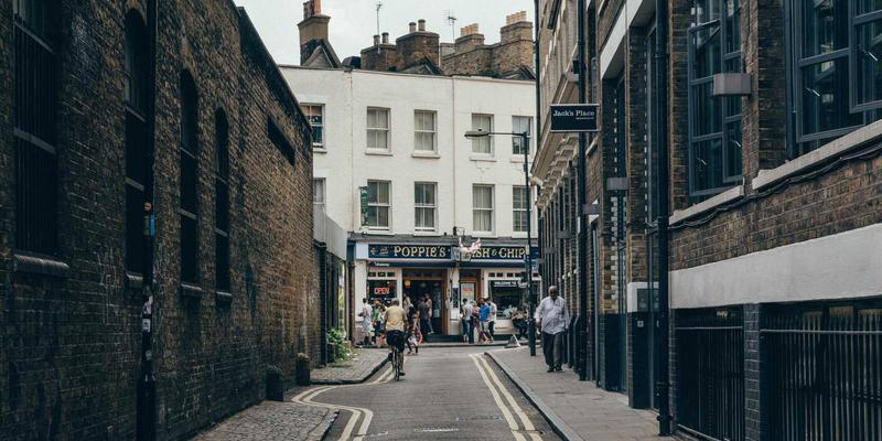 从实验室设备到生命防线：mRNA疫苗技术平台如何革新传染病预防策略